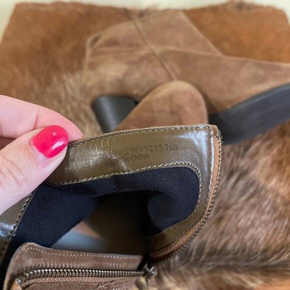 COLE HAAN $280 NWOT Davenport Bootie 7.5 Brown Suede Old Money Sleek Office Fall - Picture 6 of 6